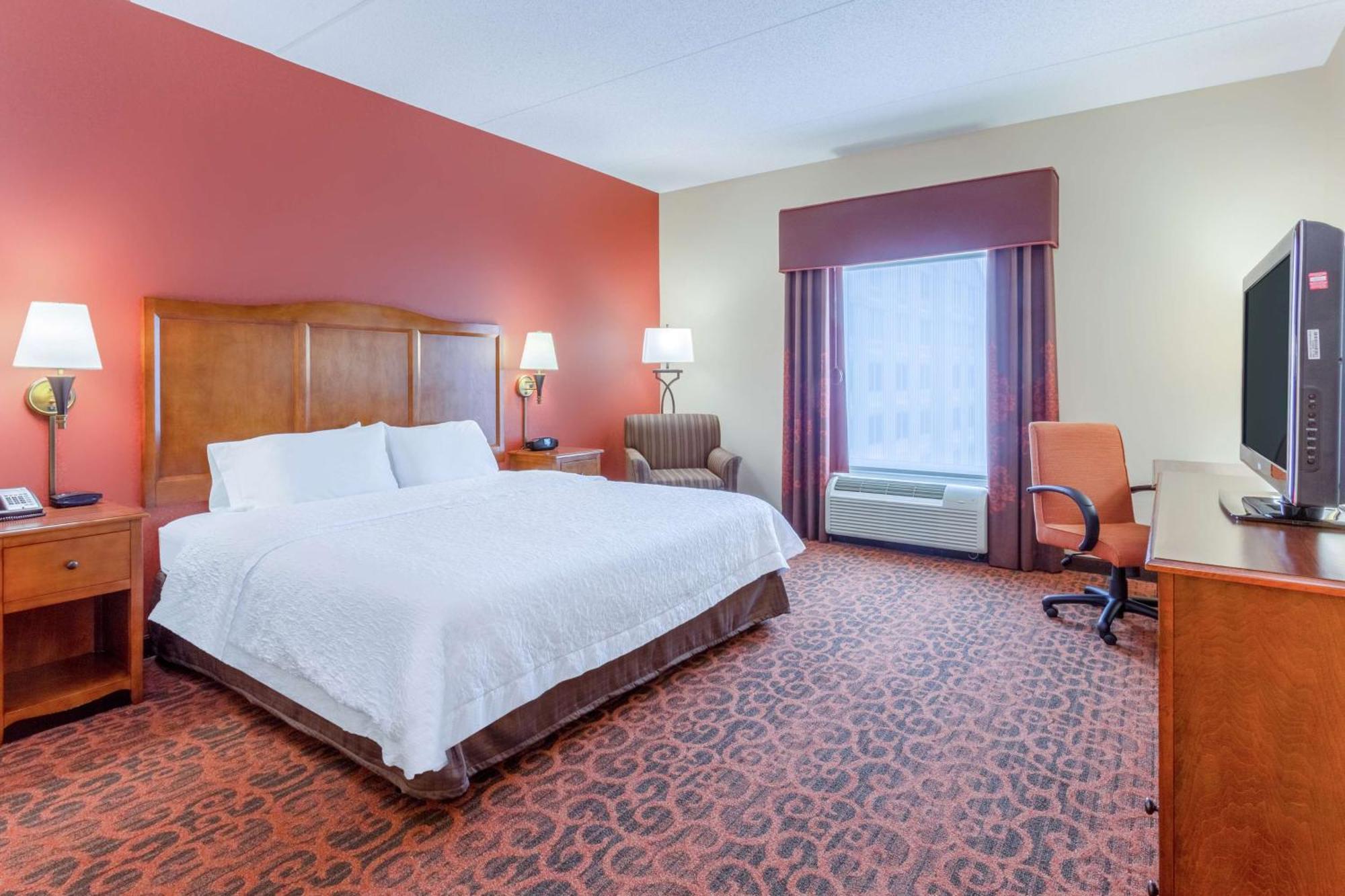 Hampton Inn Овингс-Миллс Экстерьер фото