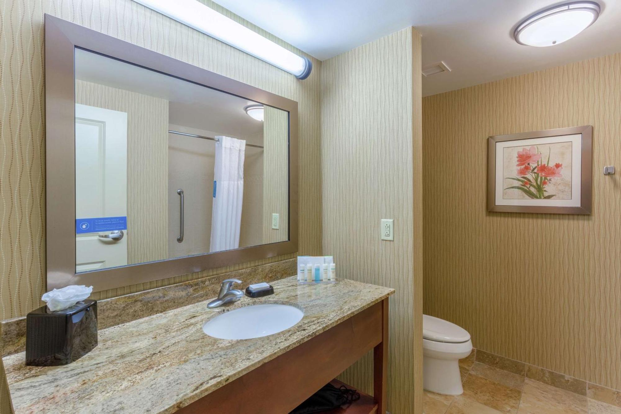 Hampton Inn Овингс-Миллс Экстерьер фото