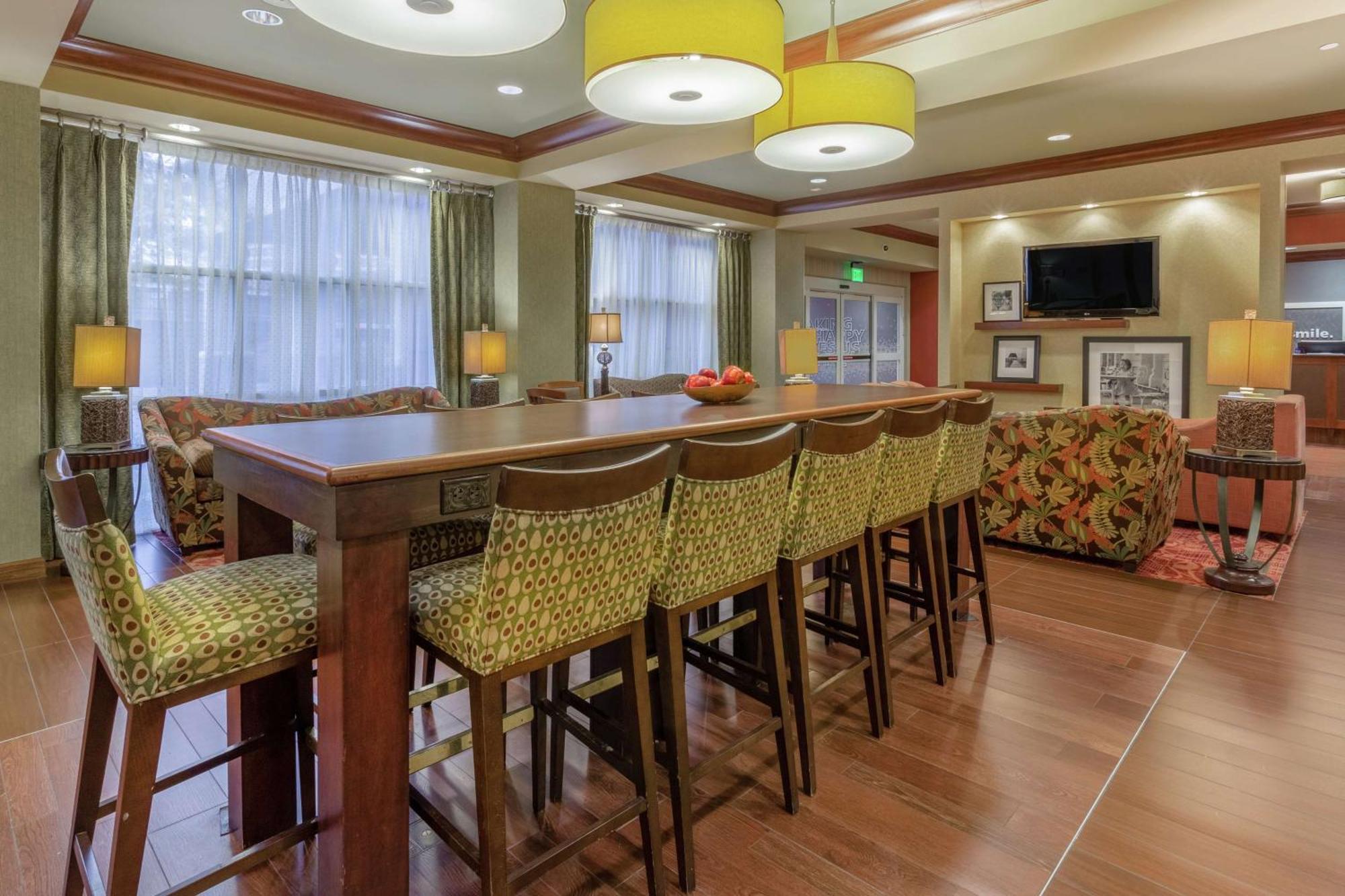 Hampton Inn Овингс-Миллс Экстерьер фото